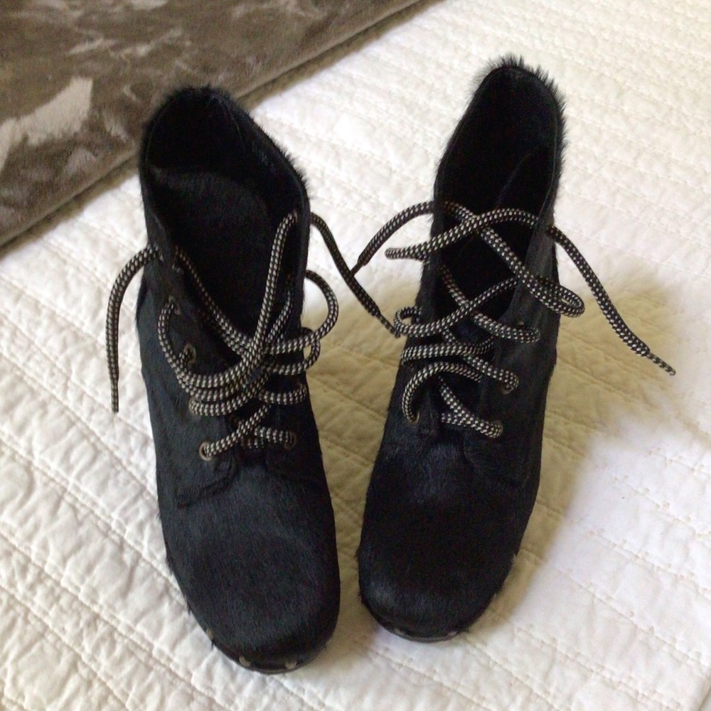 Opening Ceremony
Joelle Studded Lace-Up Leather Bootie 38/8 - Picture 2 of 13